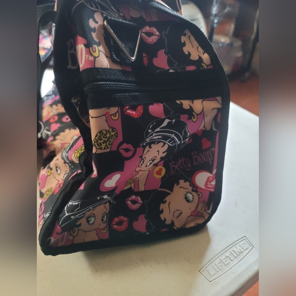 Betty Boop Kisses Large Duffel Tote Bag Spacious Travel Lightweight Sexy… GM3 - Picture 3 of 6
